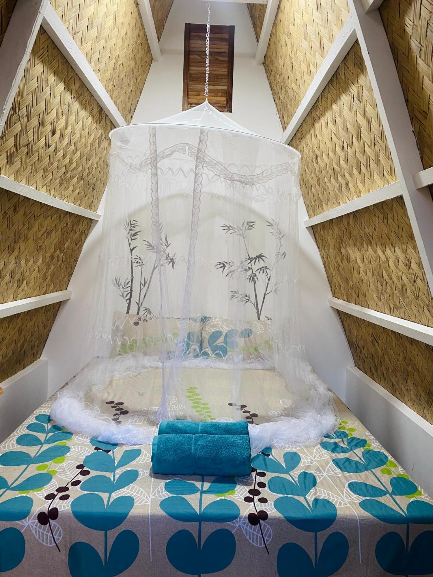 Happy Monkey Hostel El Nido Buitenkant foto